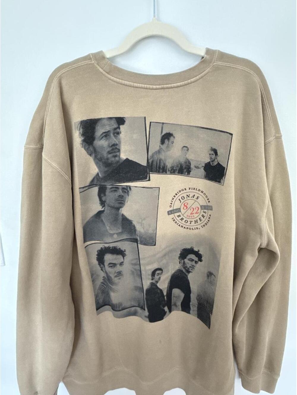 Gildan Men's Tan and Cream Sweatshirt